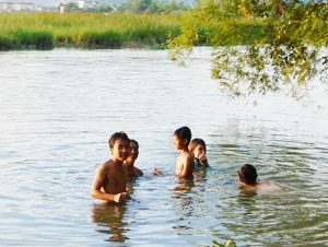 Mơ thấy tắm sông