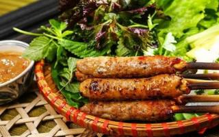 Quán ăn ngon tại phố Cửa Bắc, Hà Nội