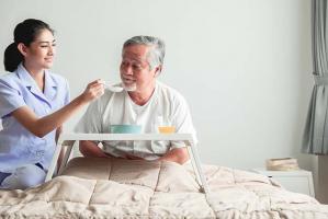 Dịch vụ chăm sóc người già tại nhà uy tín nhất Hà Nội