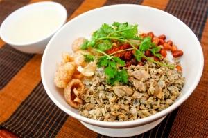 Quán cơm hến ngon nhất ở Huế