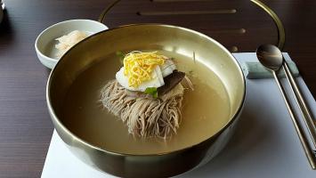 Quán mỳ lạnh không thể bỏ qua tại Hà Nội