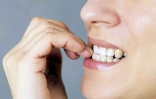 Vấn đề sẽ xảy ra nếu bạn không bỏ ngay thói quen cắn móng tay