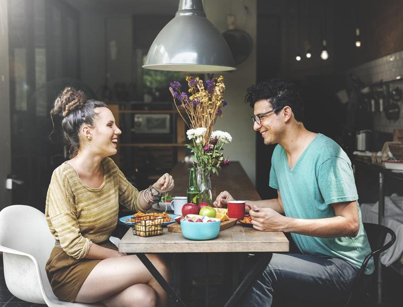 Chủ động là người thanh toán trong buổi hẹn đầu tiên nhé
