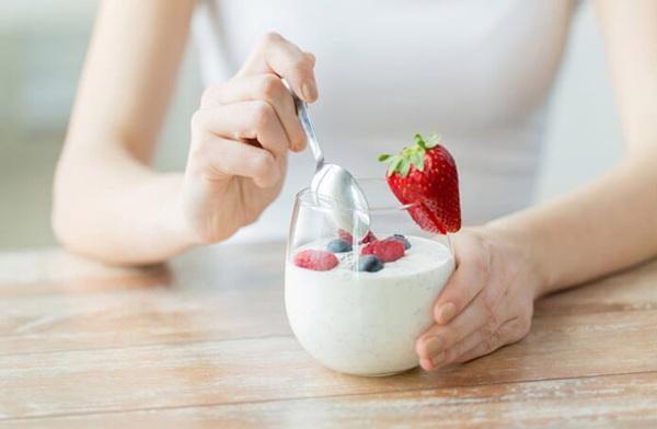 Mẹ bầu nên lựa chọn các sản phẩm sữa đã qua xử lý (thanh trùng hoặc tiệt trùng)