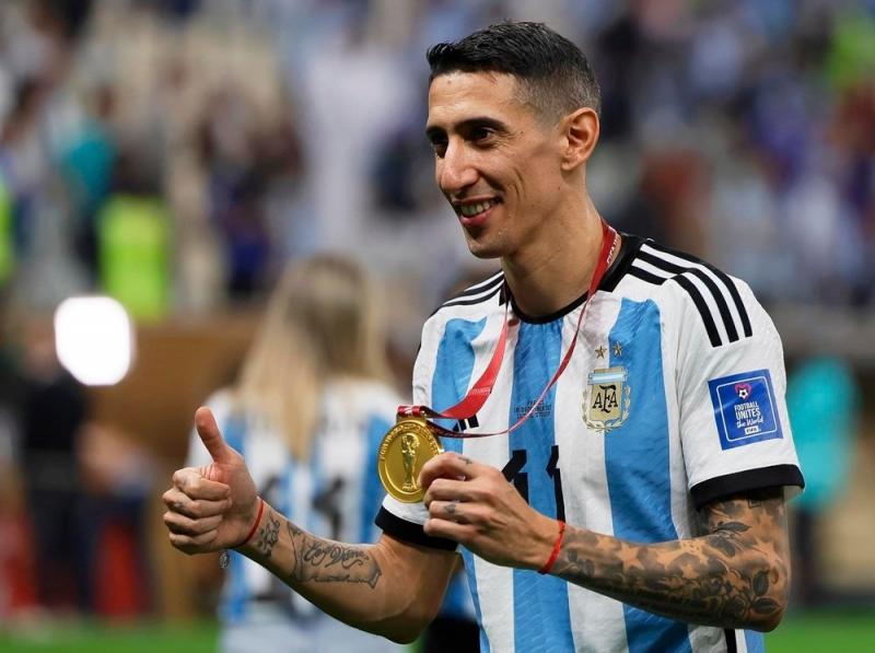 Di Maria là bản hợp đồng đắt giá nhất của HLV Van Gaal