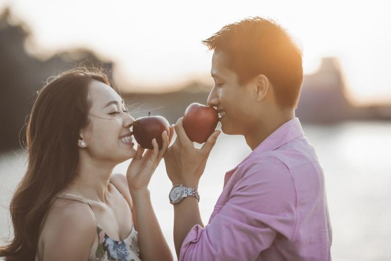 Cô ấy sẽ luôn chờ tin nhắn của bạn