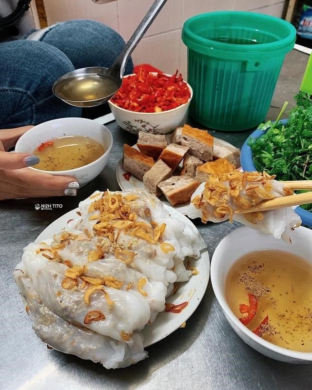 Mỗi một suất bánh cuốn ở đây giá chỉ từ 20 000đ