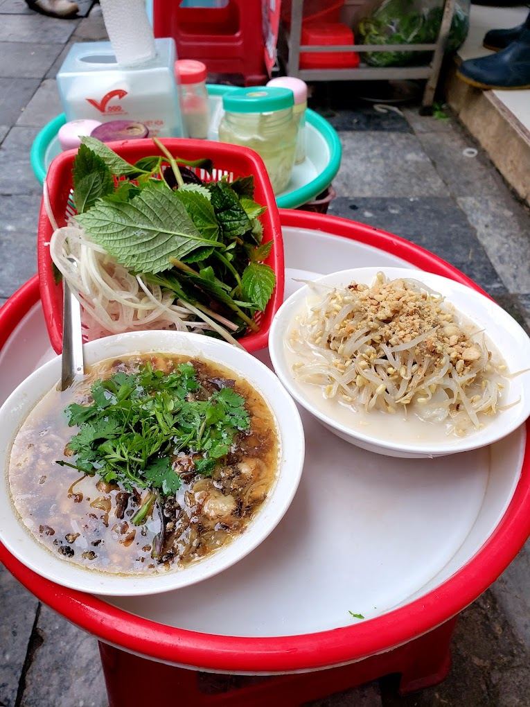 Bánh đúc nóng 28 Hàng Bè