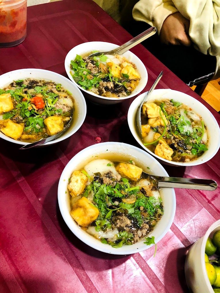 ﻿Bánh Đúc Nóng & Miến Trộn - Lê Ngọc Hân