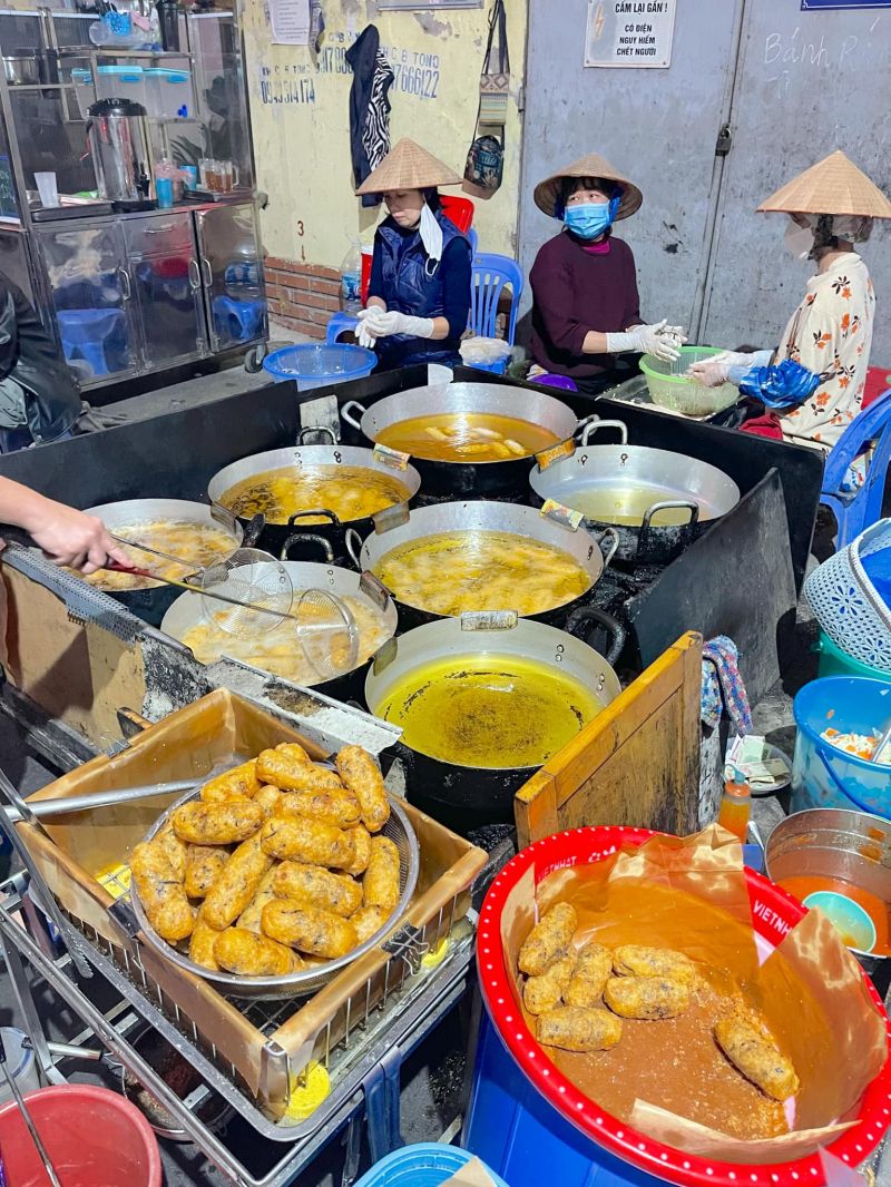 Bánh Rán Mặn Lạc Long Quân