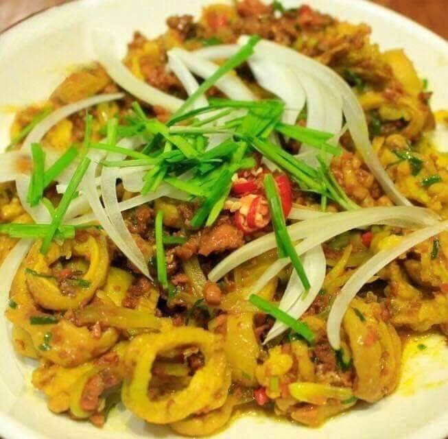 Bún lòng xào nghệ Vy Vy