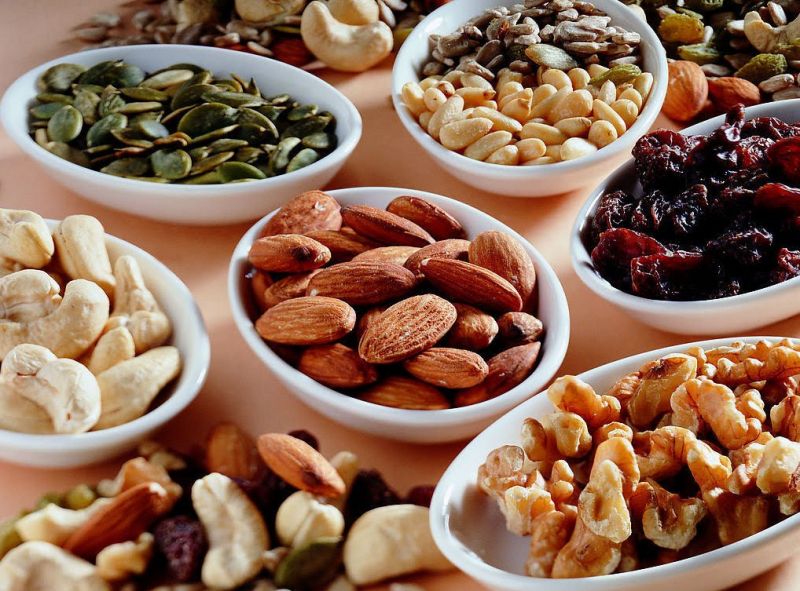 Các loại hạt giàu chất béo giúp bé tăng cân an toàn