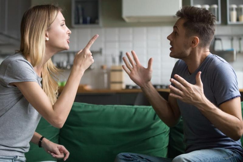 Các vấn đề mâu thuẫn và bất đồng quan điểm