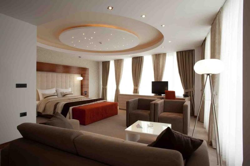 Trần giả thạch cao là một cách vừa làm ngôi nhà bạn đẹp hơn mà cũng lại giúp cho ngồi nhà luôn mát mẻ
