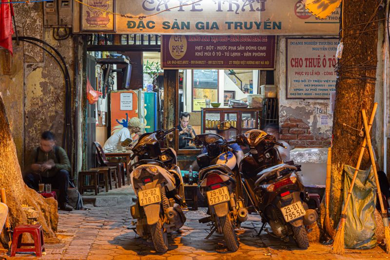 Tuy có vẻ cũ kĩ, nhưng chính hương vị cafe ở đây chính là thứ níu chân các vị khách