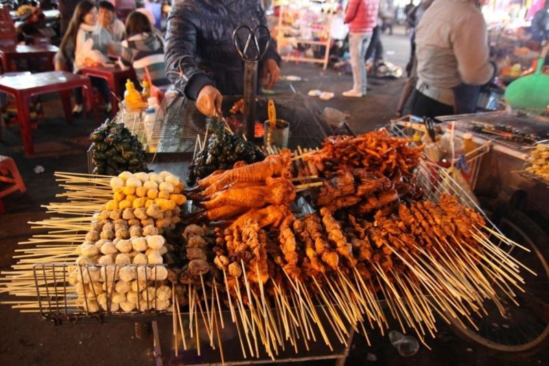 Hàng loạt món đồ nướng ngon tuyệt cú mèo tại chợ đêm Đà Lạt
