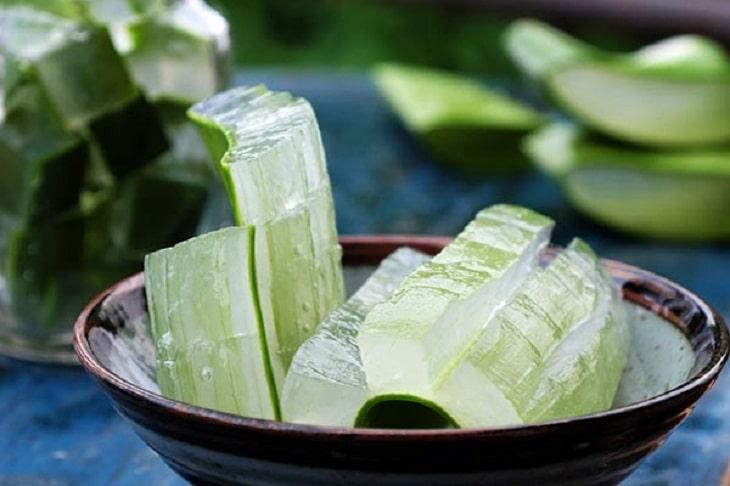 Cách trị mụn thịt bằng nha đam