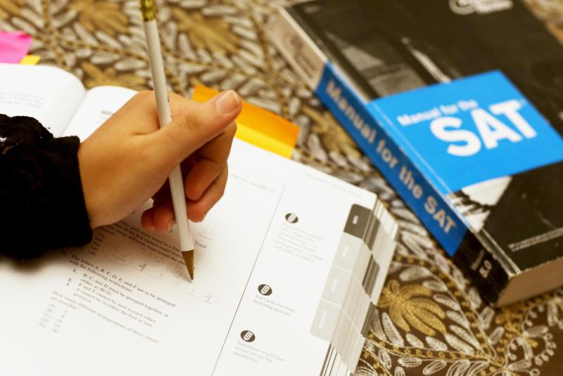 Hãy tự tin giao tiếp bằng ngoại ngữ