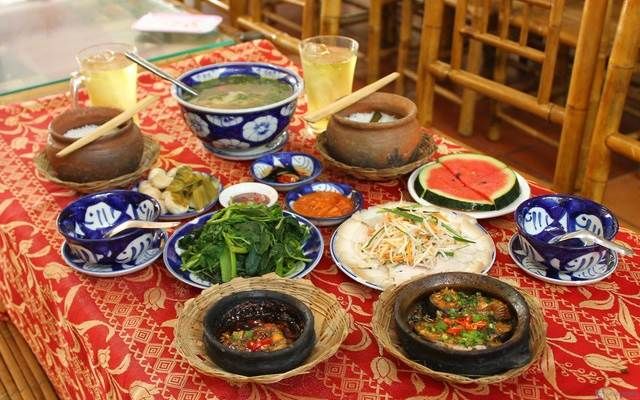 Cơm Niêu Đất Việt