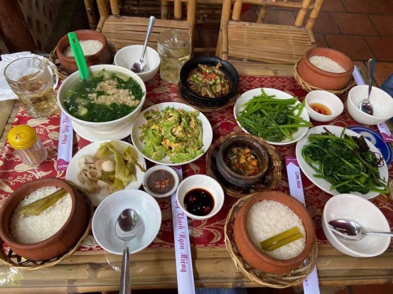 Cơm Niêu Hương Huế