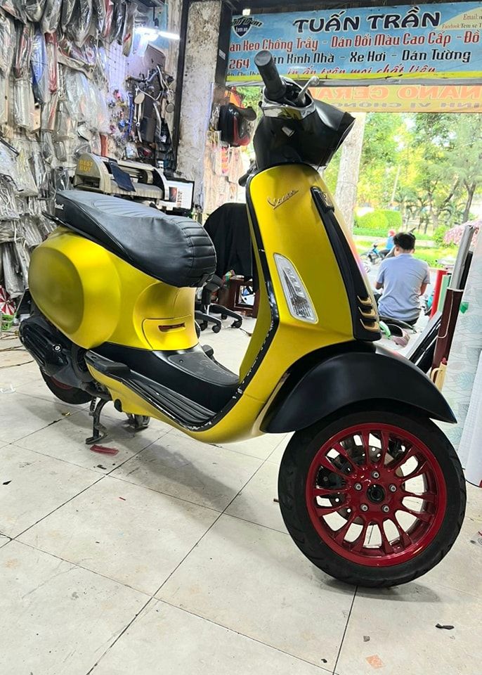 Dán keo xe chuyên nghiệp Tuấn Trần