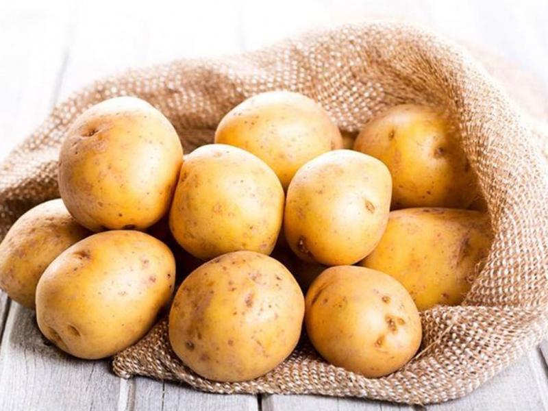 Không để khoai tây trong tủ lạnh