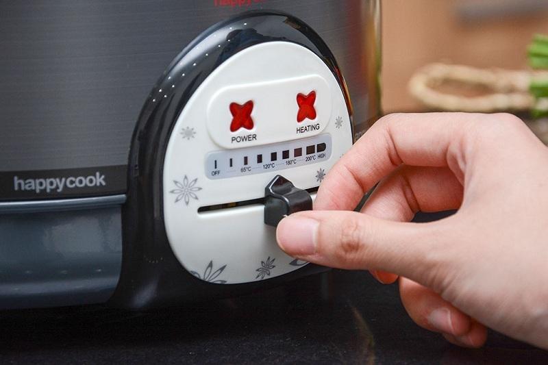 Mua loại nồi lẩu điều chỉnh được nhiệt độ để thích hợp với nhiều loại thức ăn cũng như khẩu vị khác nhau