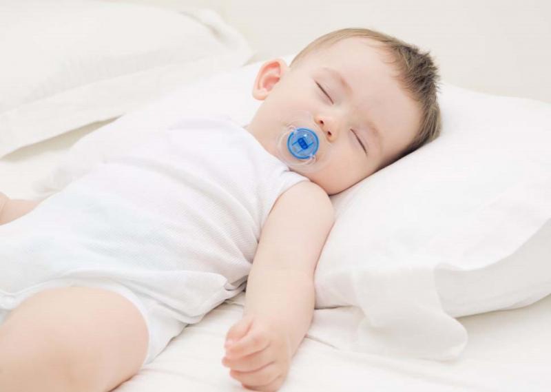 Gối chống bẹp đầu Chicco