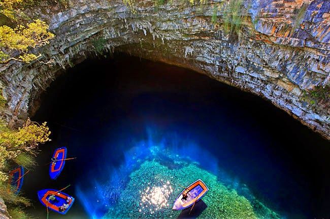 Hang động Melissani