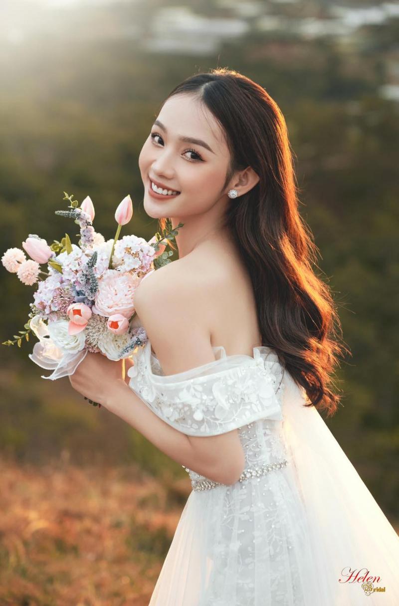 Helen Bridal