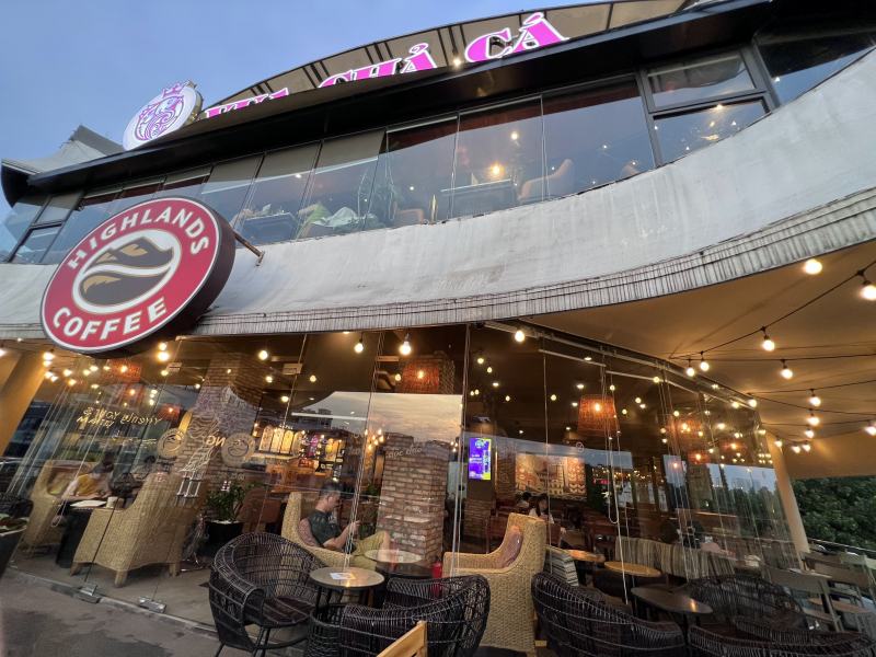 Highlands Coffee - Hàm Cá Mập