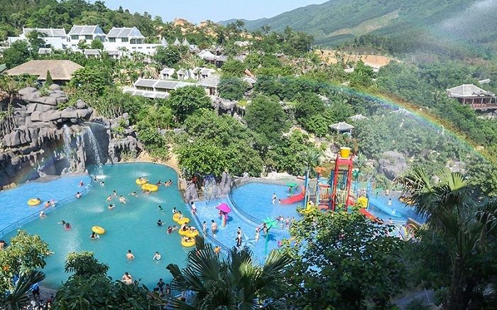 Khu du lịch Khoang Xanh Suối Tiên