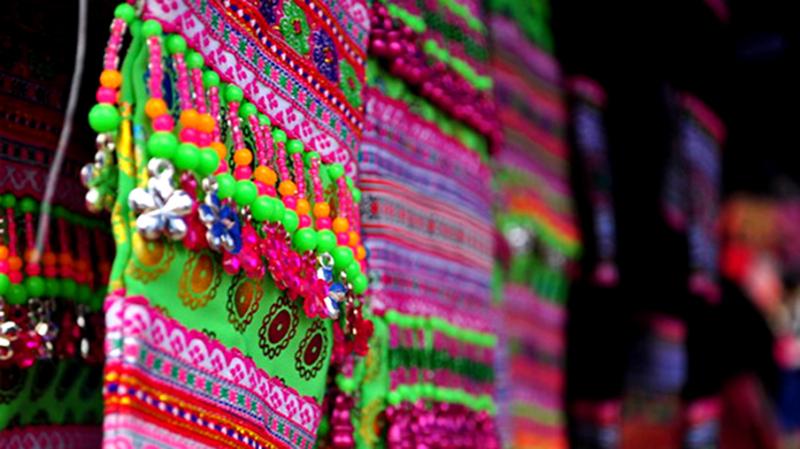 Làng dệt thổ cẩm Châu Giang