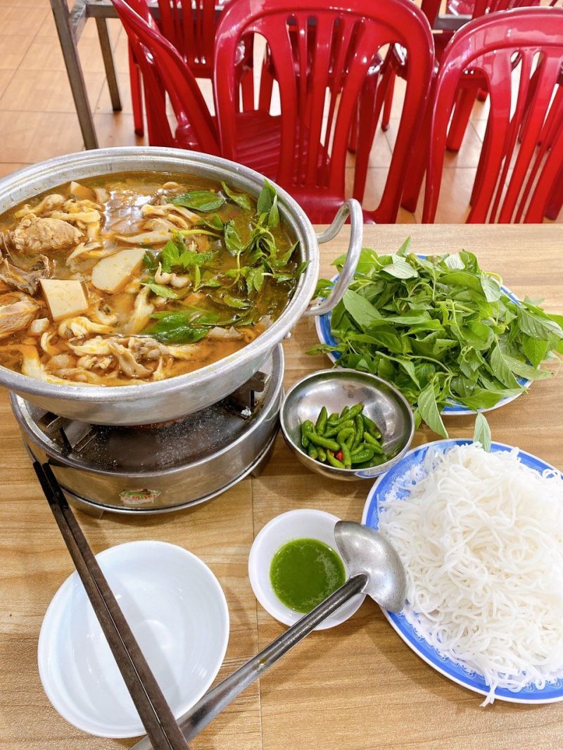 Lẩu gà lá é 668