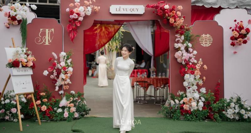 Lê Hoà Bridal