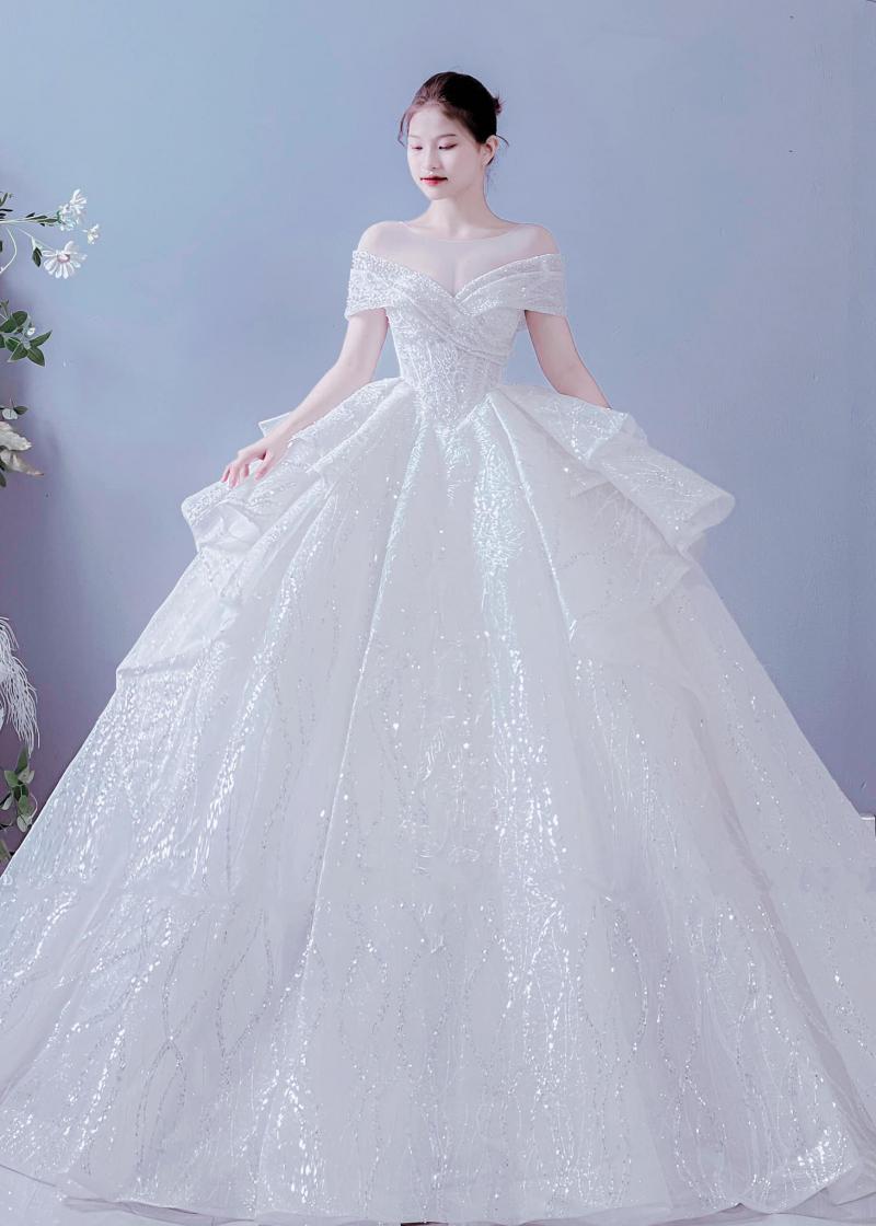 Lisa Bridal