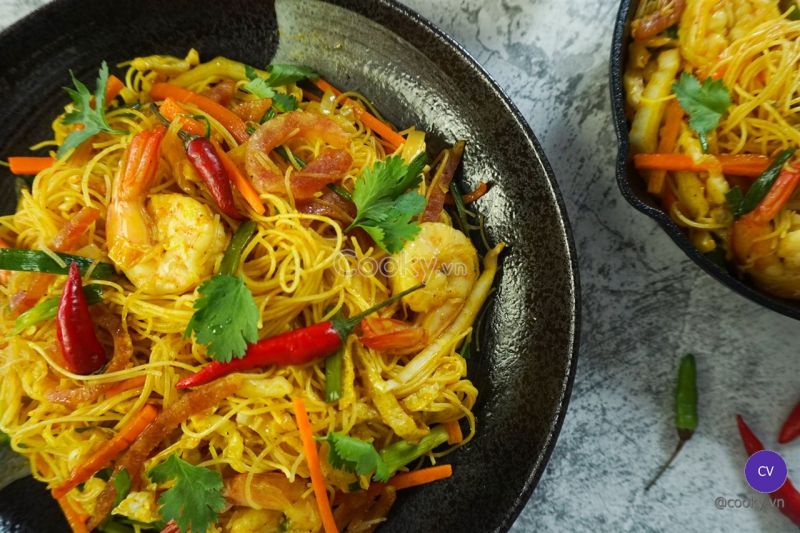 Miến xào cà ri Singapore