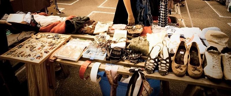 Thị trường đồ cũ những năm gần đây phát triển rất mạnh mẽ và đa dạng cho những ai có nhu cầu mua sắm nhiều nhưng eo hẹp về chi phí