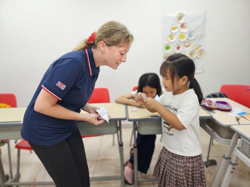 Học và thực hành tiếng Anh với giáo viên nước ngoài