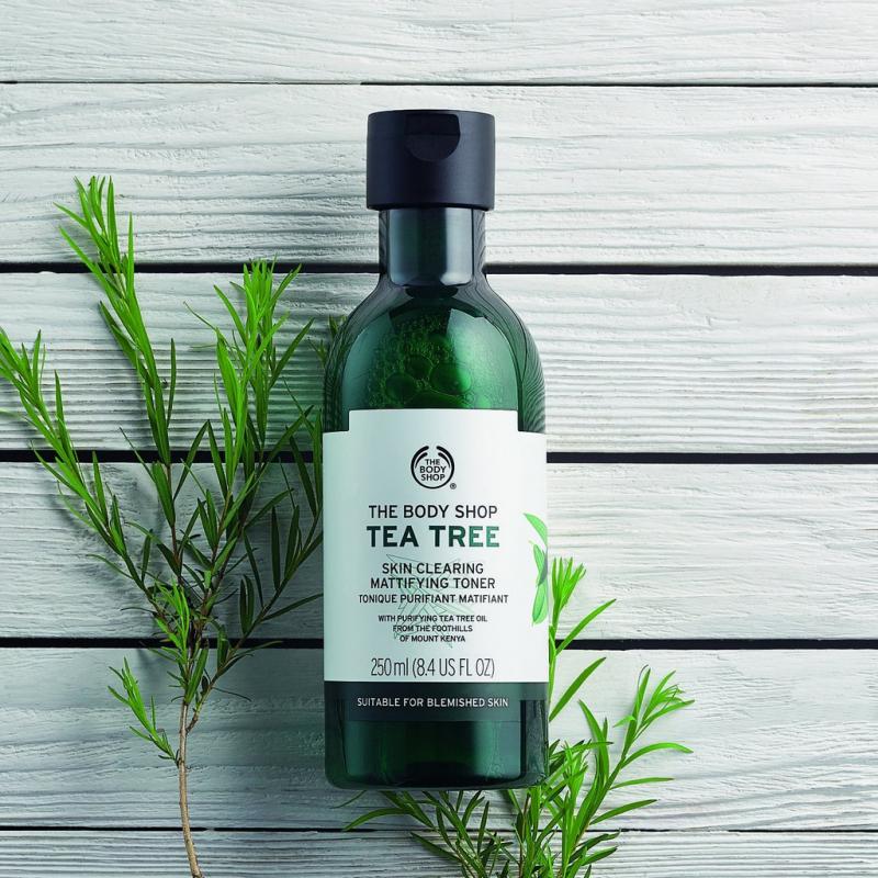 Nước cân bằng da The Body Shop Tea Tree Skin Clearing Toner