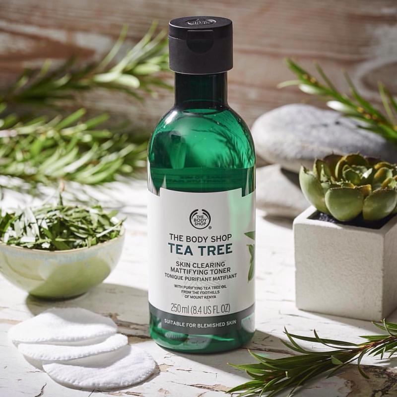Nước cân bằng da The Body Shop Tea Tree Skin Clearing Toner