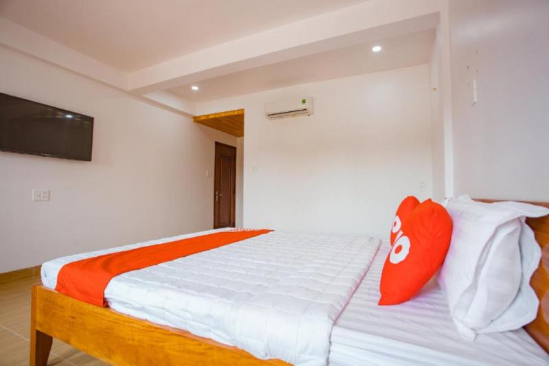 OYO 882 Lucky Hotel