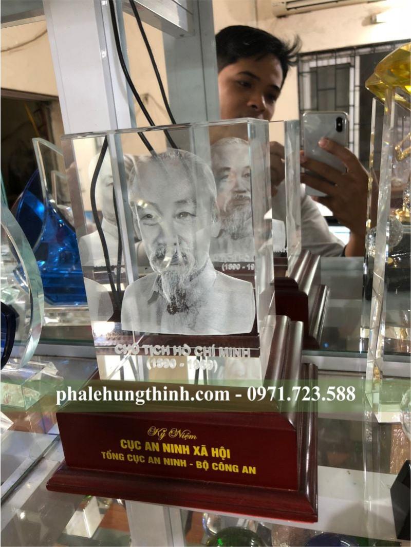 Pha lê Hưng Thịnh