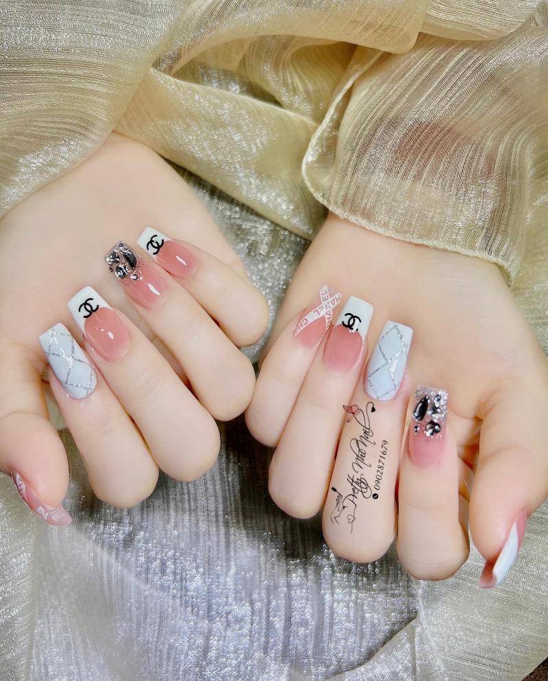 Pretty Nhi Nail