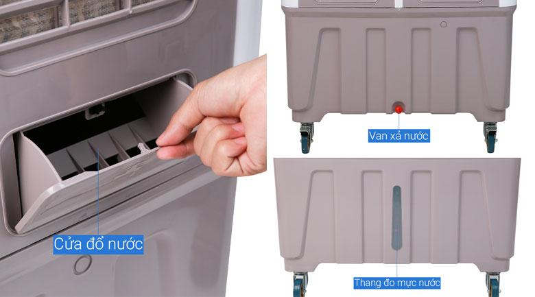Đổ lượng nước vừa đủ vào bình chứa