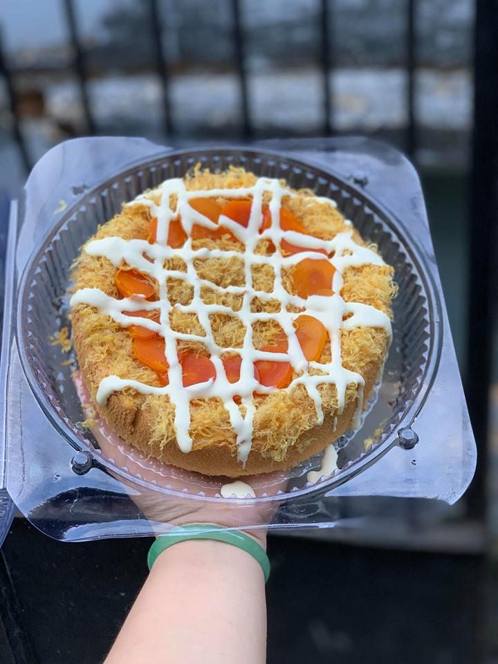 Bánh bông lan trứng muối tại Sơn Châu Bakery