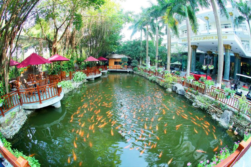 Sông Hồng Resort