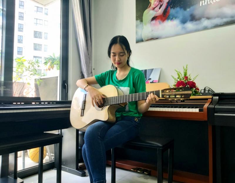 Sông Thu Music Education