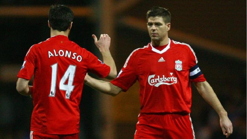 Steven Gerrard và Xabi Alonso