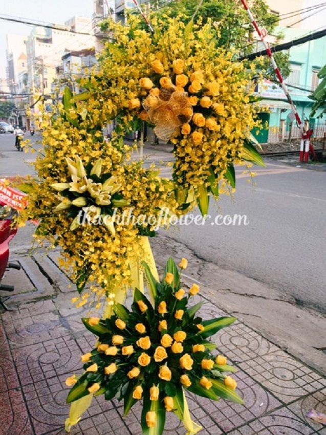 Kệ hoa chúc mừng
